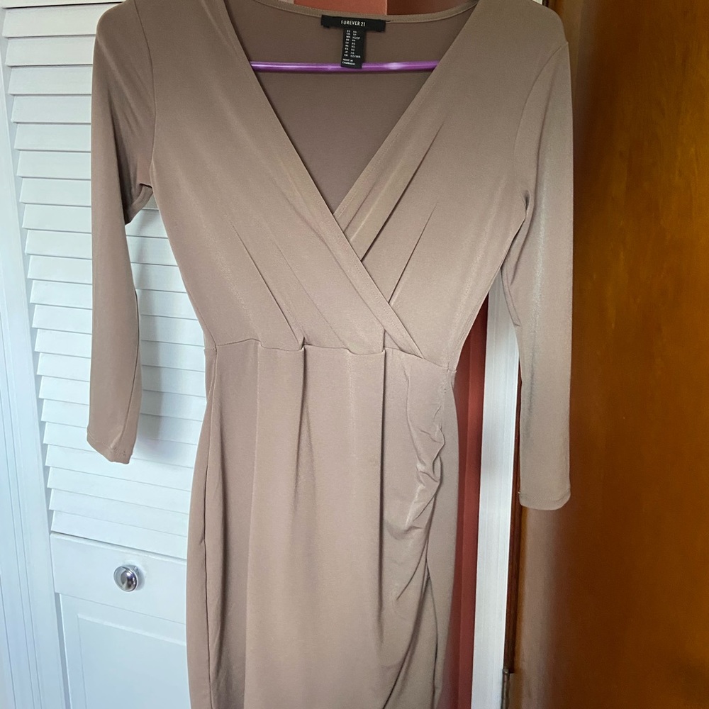 FOREVER 21 Fitted Wrap Dress